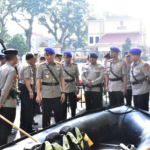 Dirpolairud Dampingi Kapolda Jambi Turunkan Personil Bantuan Kemanusiaan Kesumatra Barat.