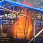 Penggerebekan Dan pembakaran Arena Judi Sabung Ayam