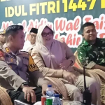 Bupati Dillah Hikmah Sari Bersama Kapolres Tanjab Timur Pantau Pawai Takbiran Setelah Zoom Meeting