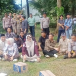 Bupati Tanjab Timur Hj.Dillah Hikmah Sari Temui Masa Aksi Demo (BERANTAM) Ditaman Rakyat Dan Duduk Bersama