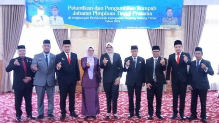 Hj.Dillah Hikmah Sari Bupati Tanjung Jabung Timur Lantik 8 Pejabat Eselon II