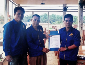 Ketua DPW provinsi Jambi Partai Gema Bangsa Muslim Wantri Putra,S.Ag. Telah Menyerahkan Surat Keputusan (SK) Kepada Ketua DPD Tanjabtim Hermansyah
