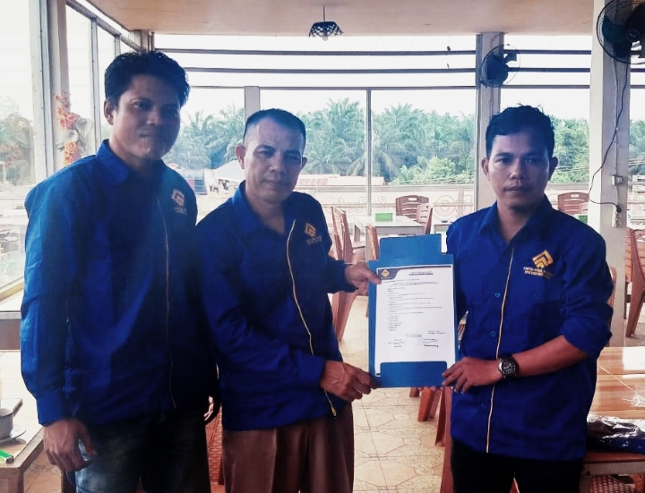 Ketua DPW provinsi Jambi Partai Gema Bangsa Muslim Wantri Putra,S.Ag. Telah Menyerahkan Surat Keputusan (SK) Kepada Ketua DPD Tanjabtim Hermansyah